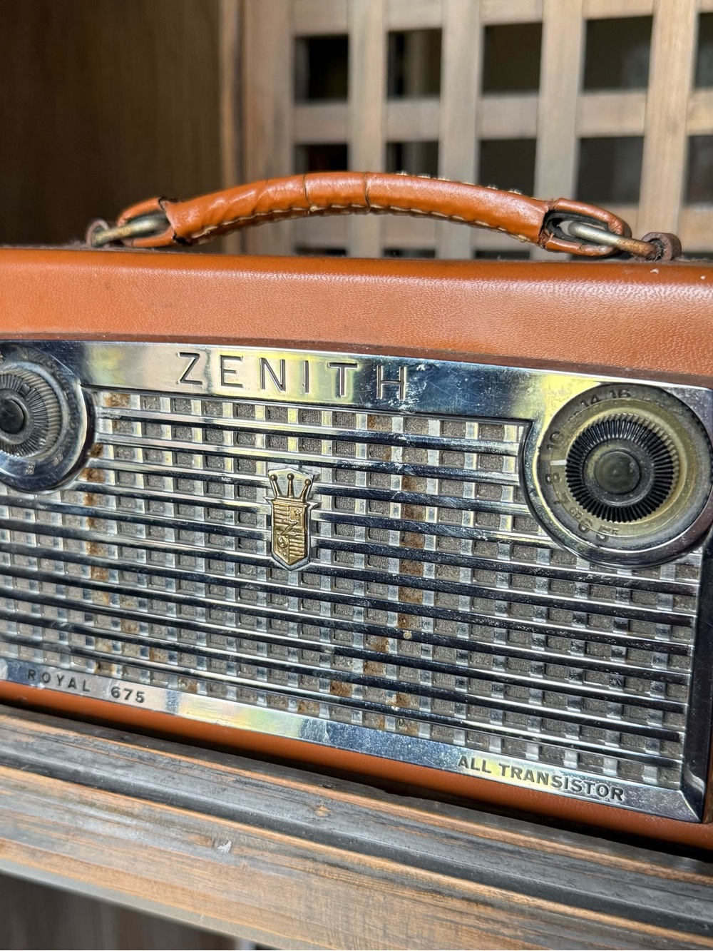 Zenith Transister Radio Royal 675 in Case with Handle